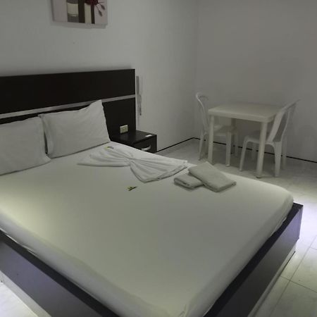 מלגאר Hotel Suite Royal מראה חיצוני תמונה