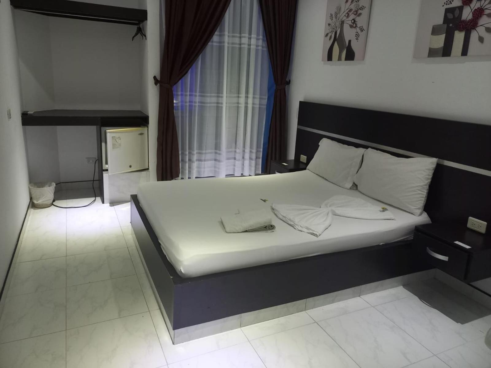 מלגאר Hotel Suite Royal מראה חיצוני תמונה