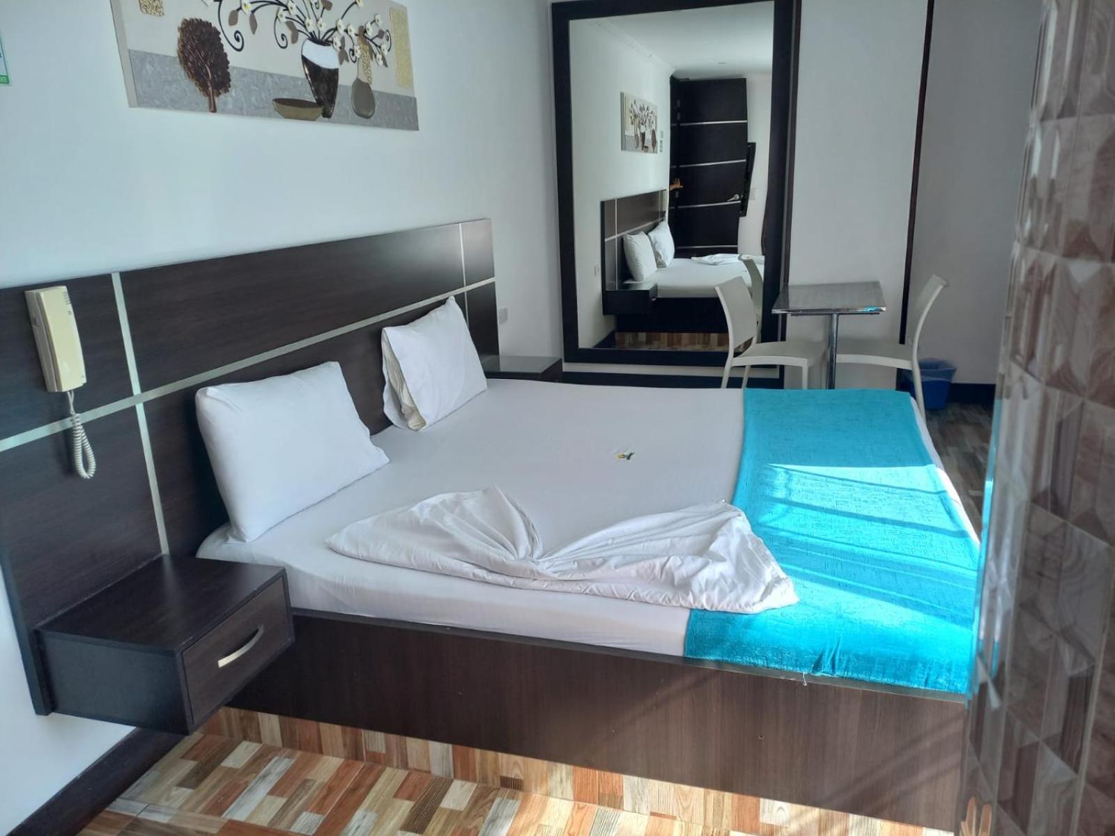 מלגאר Hotel Suite Royal מראה חיצוני תמונה