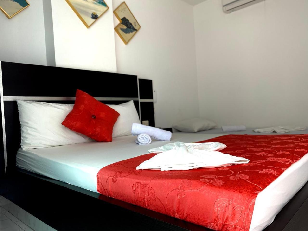 מלגאר Hotel Suite Royal מראה חיצוני תמונה