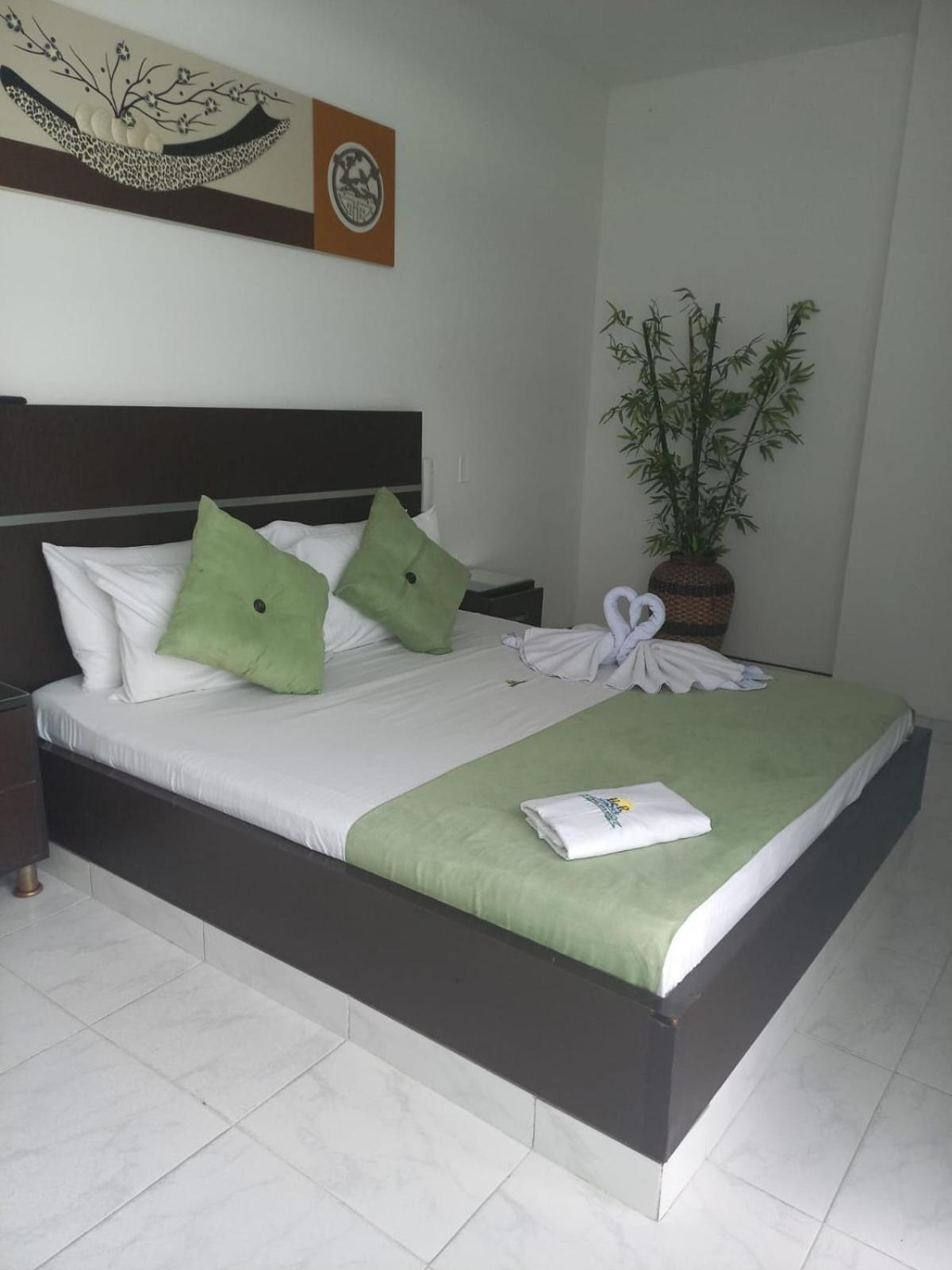 מלגאר Hotel Suite Royal מראה חיצוני תמונה
