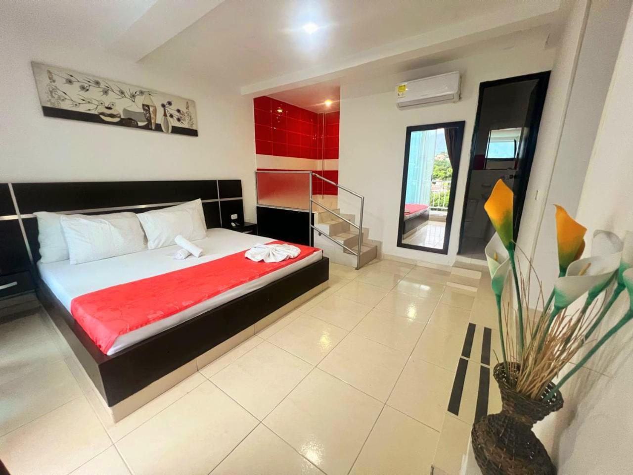 מלגאר Hotel Suite Royal מראה חיצוני תמונה