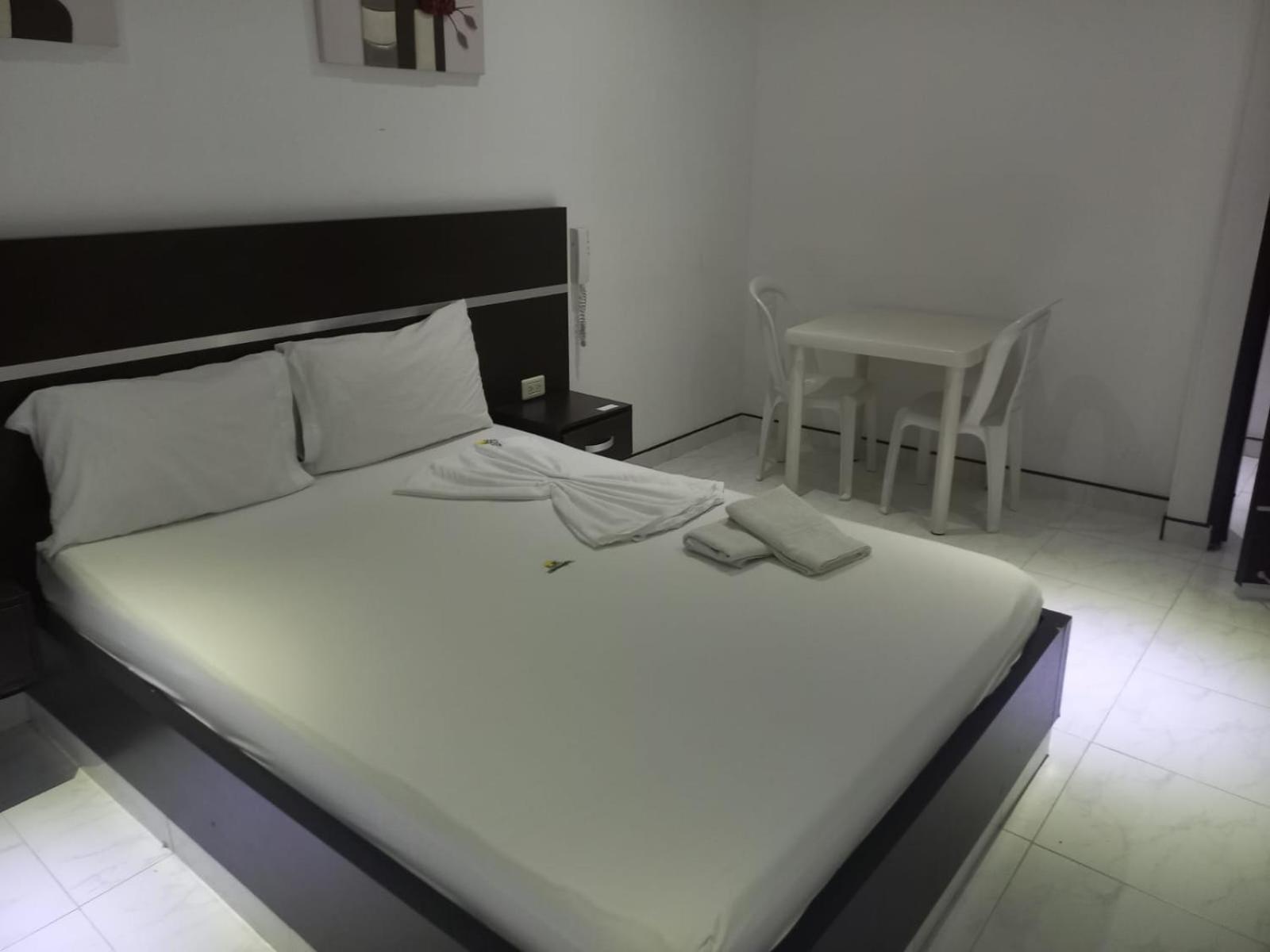 מלגאר Hotel Suite Royal מראה חיצוני תמונה