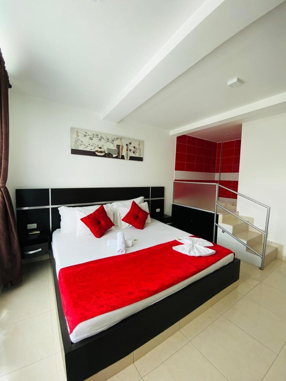 מלגאר Hotel Suite Royal מראה חיצוני תמונה