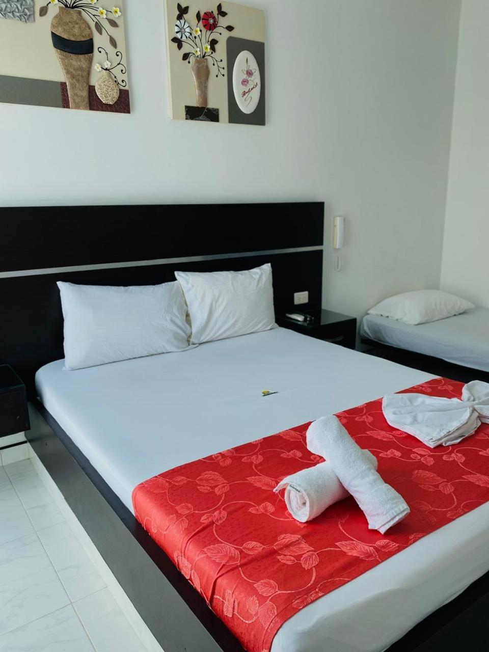 מלגאר Hotel Suite Royal מראה חיצוני תמונה
