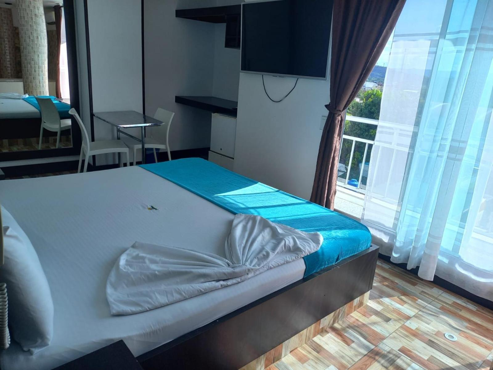 מלגאר Hotel Suite Royal מראה חיצוני תמונה