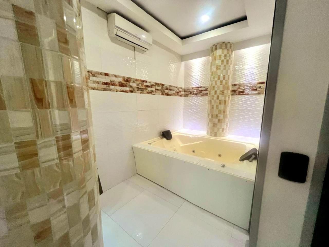 מלגאר Hotel Suite Royal מראה חיצוני תמונה