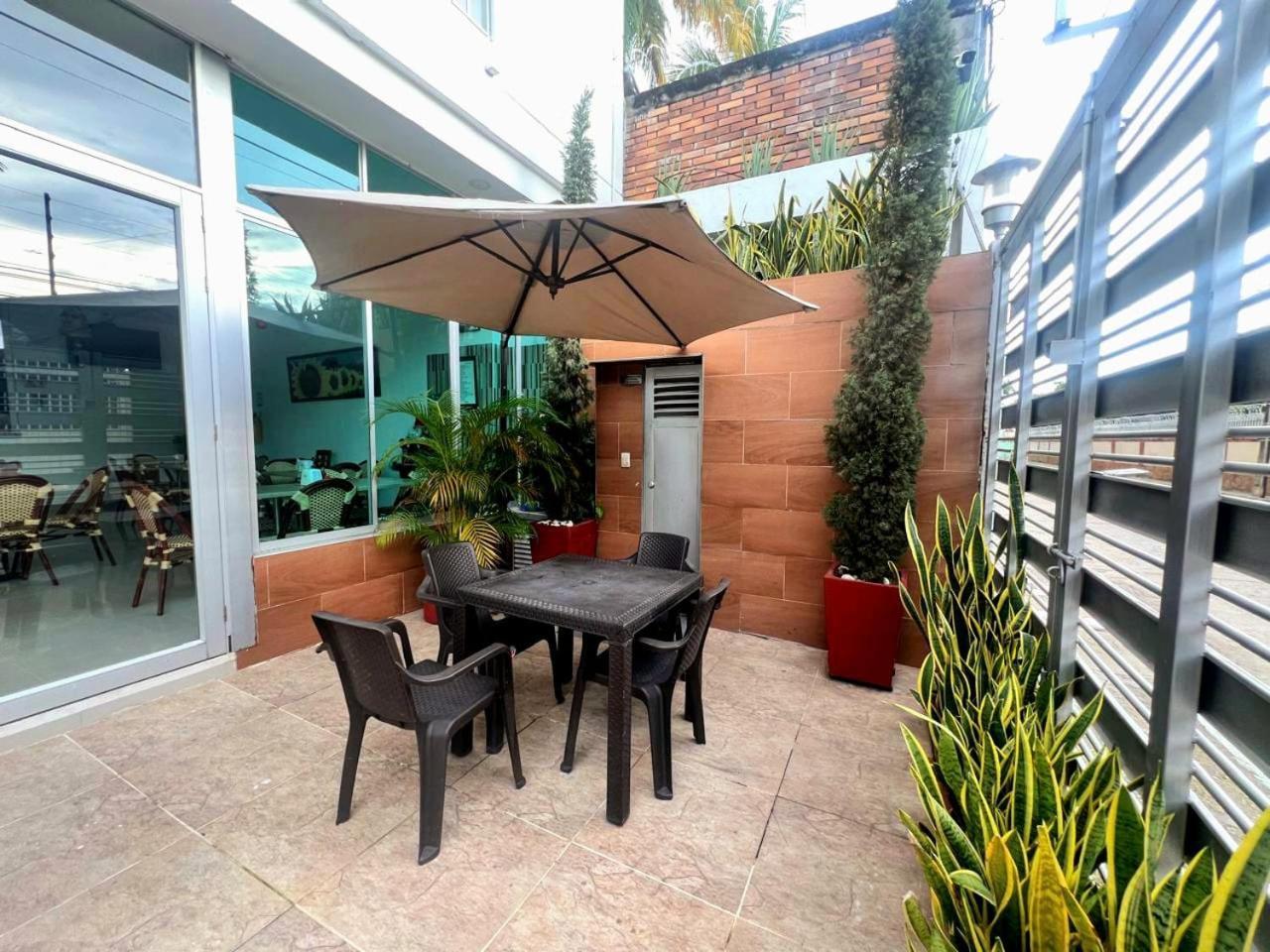 מלגאר Hotel Suite Royal מראה חיצוני תמונה