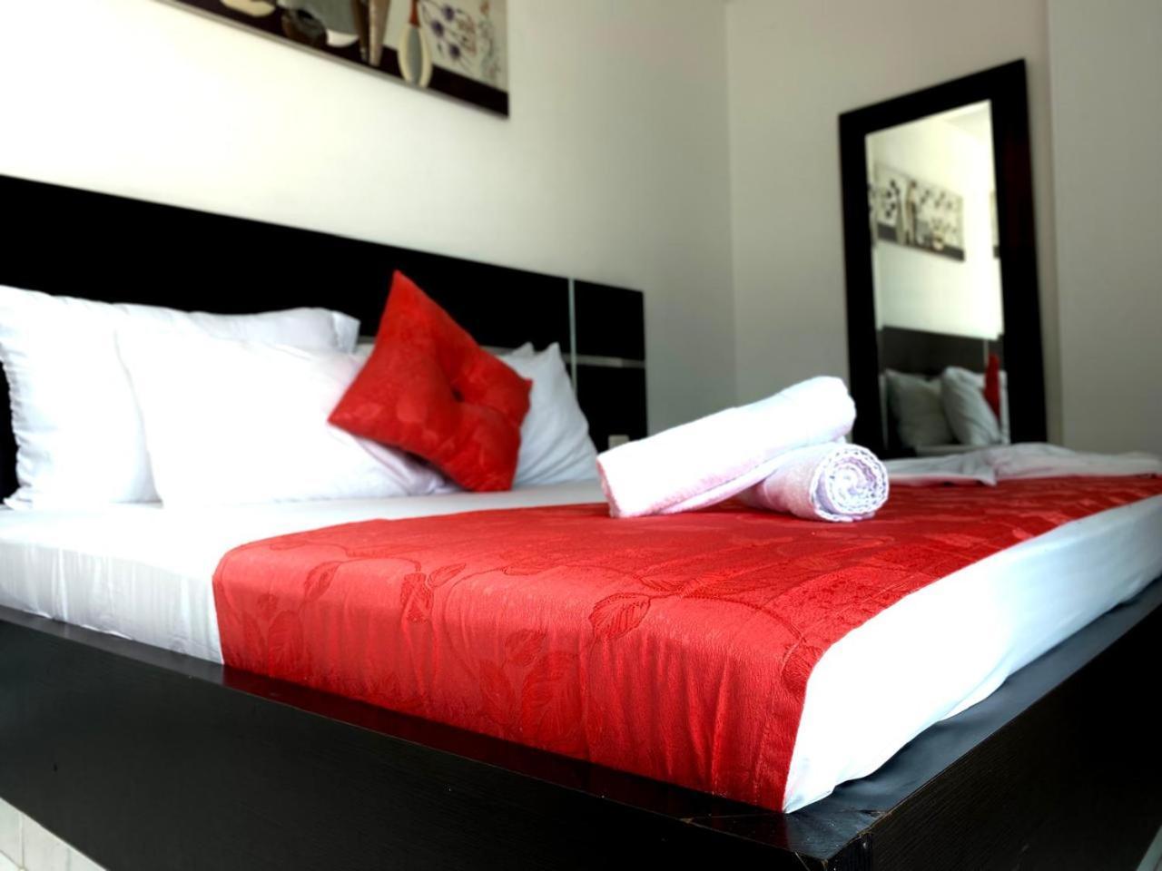 מלגאר Hotel Suite Royal מראה חיצוני תמונה