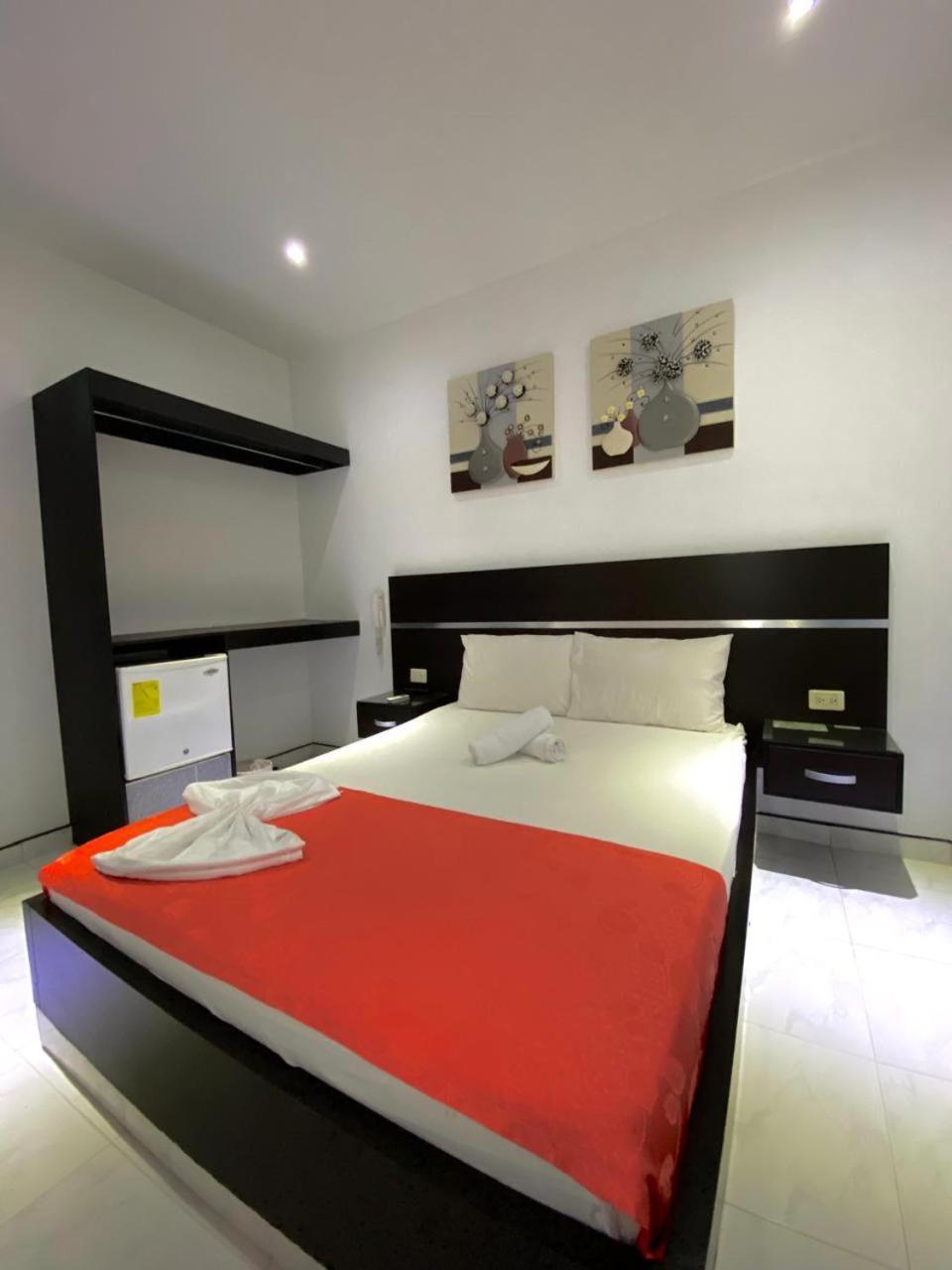 מלגאר Hotel Suite Royal מראה חיצוני תמונה